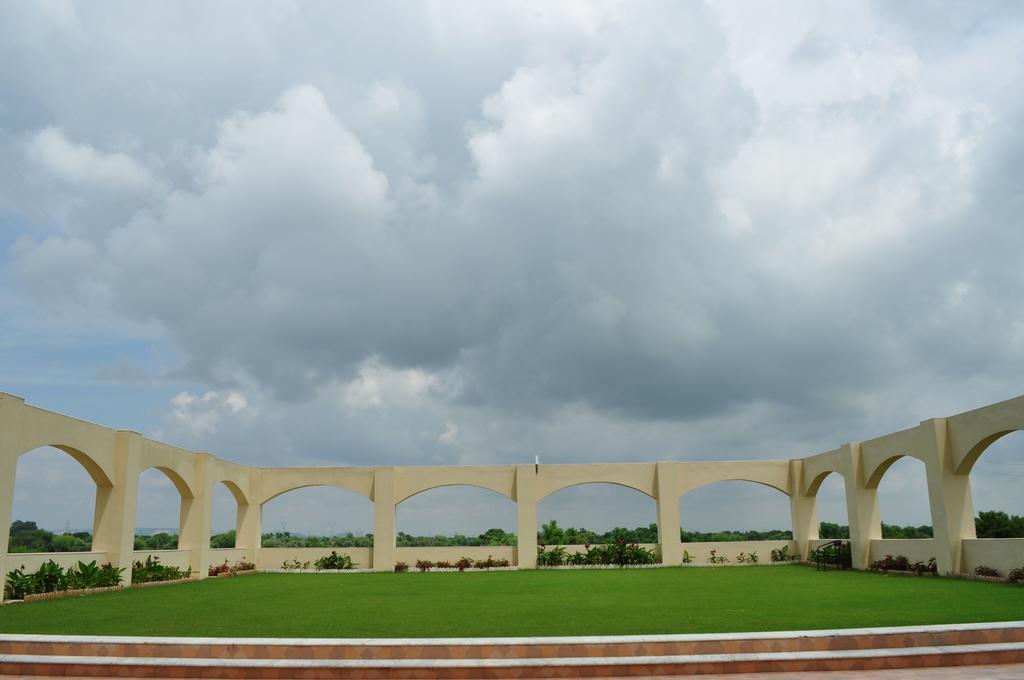 Ramada By Wyndham Jaipur Jaisinghpura Otel Dış mekan fotoğraf