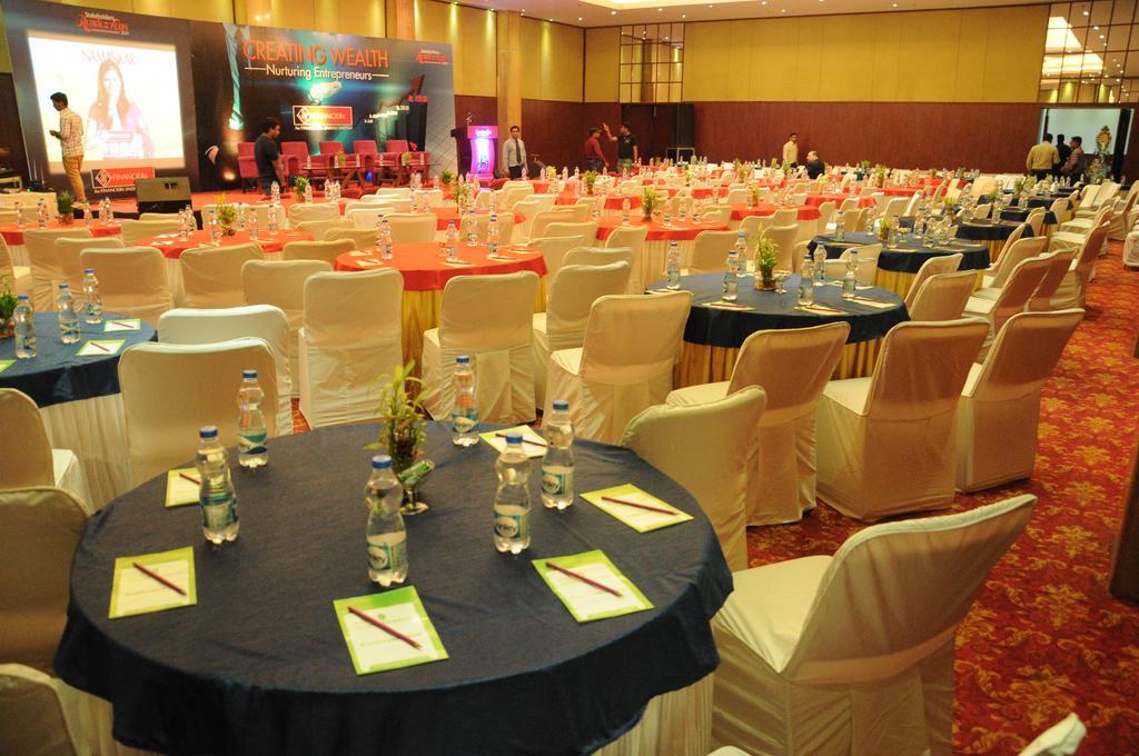 Ramada By Wyndham Jaipur Jaisinghpura Otel Dış mekan fotoğraf
