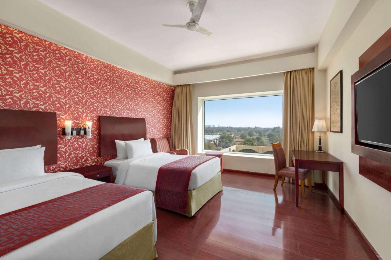 Ramada By Wyndham Jaipur Jaisinghpura Otel Dış mekan fotoğraf