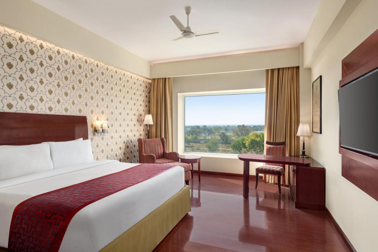 Ramada By Wyndham Jaipur Jaisinghpura Otel Dış mekan fotoğraf