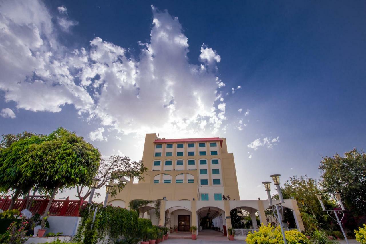 Ramada By Wyndham Jaipur Jaisinghpura Otel Dış mekan fotoğraf