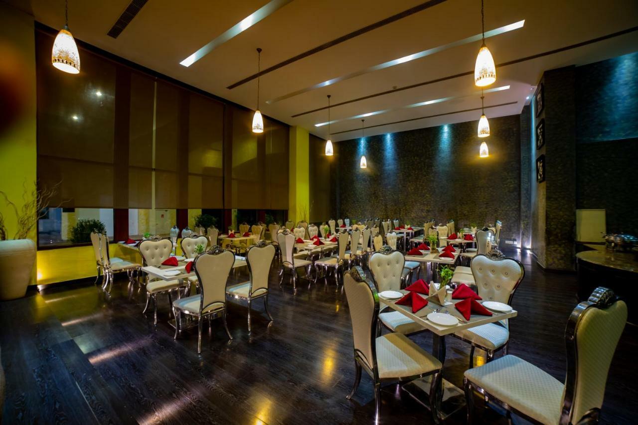 Ramada By Wyndham Jaipur Jaisinghpura Otel Dış mekan fotoğraf