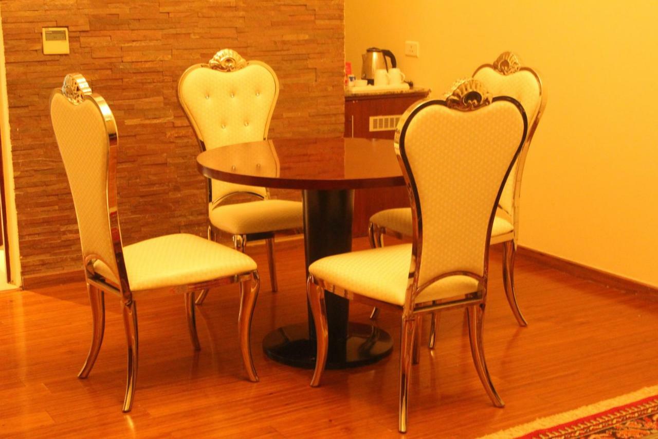 Ramada By Wyndham Jaipur Jaisinghpura Otel Dış mekan fotoğraf