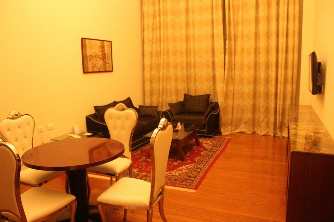 Ramada By Wyndham Jaipur Jaisinghpura Otel Dış mekan fotoğraf