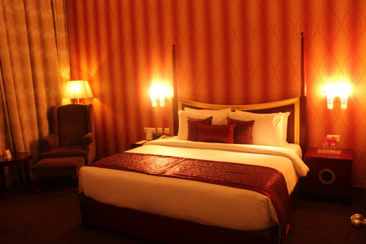 Ramada By Wyndham Jaipur Jaisinghpura Otel Dış mekan fotoğraf