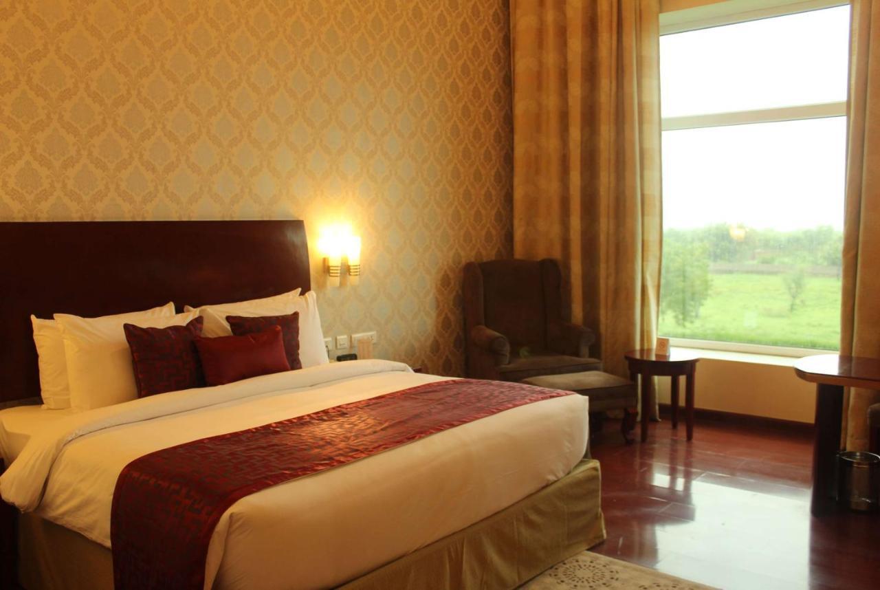 Ramada By Wyndham Jaipur Jaisinghpura Otel Dış mekan fotoğraf