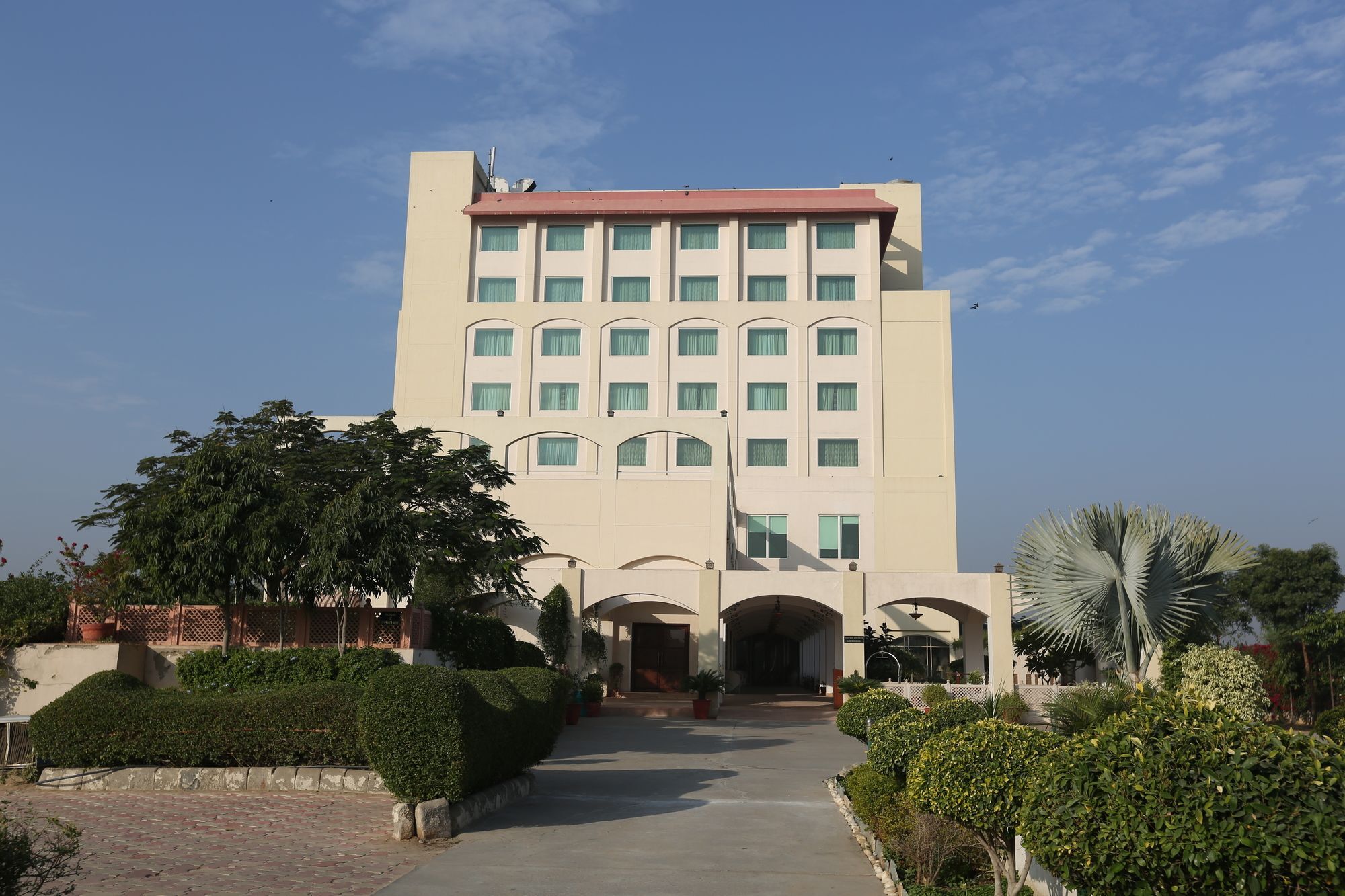 Ramada By Wyndham Jaipur Jaisinghpura Otel Dış mekan fotoğraf