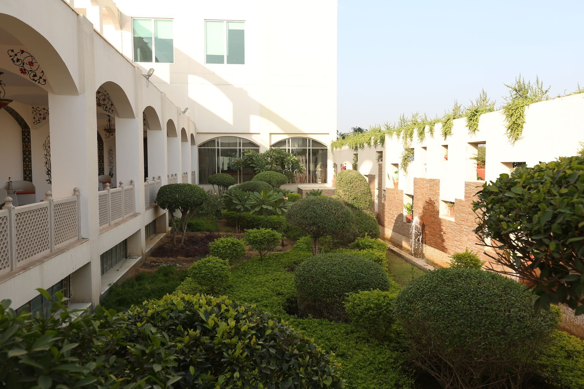 Ramada By Wyndham Jaipur Jaisinghpura Otel Dış mekan fotoğraf
