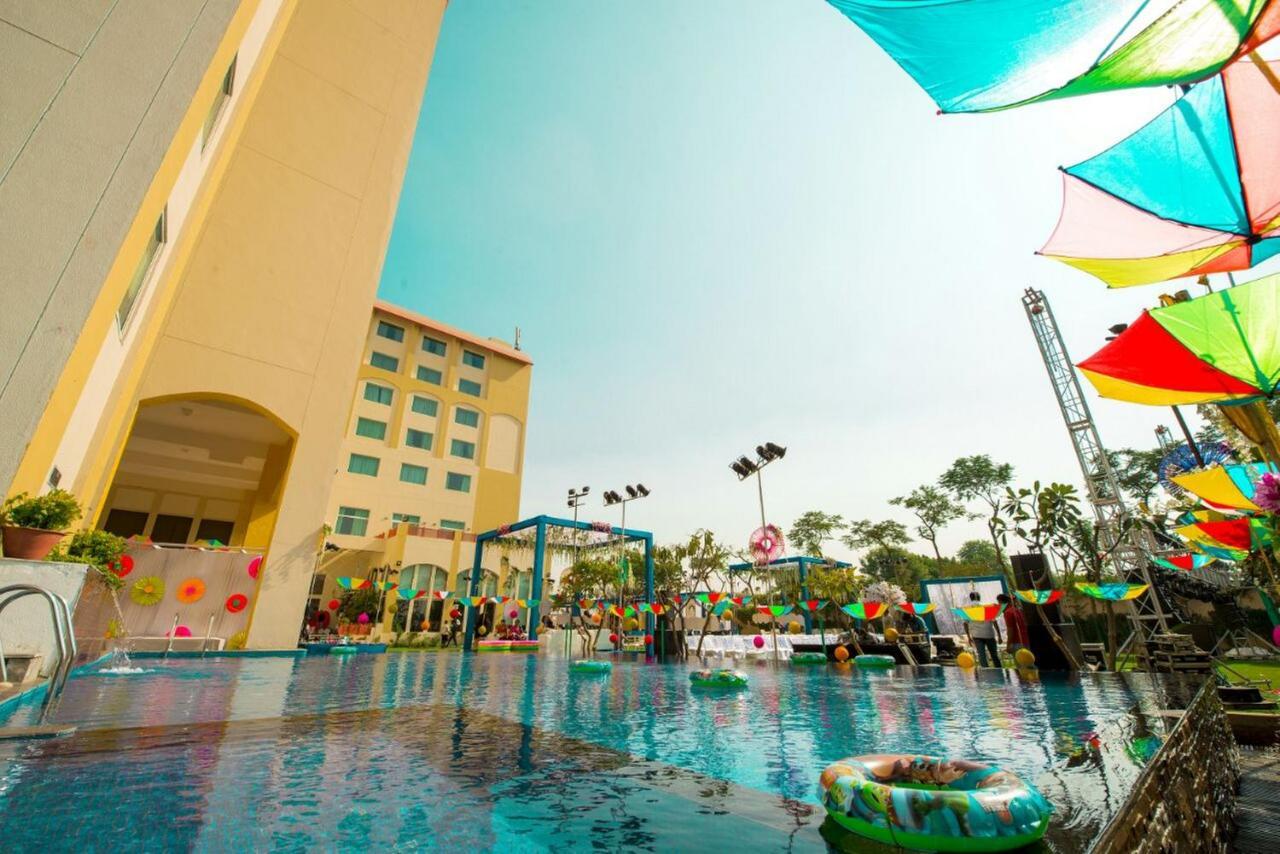 Ramada By Wyndham Jaipur Jaisinghpura Otel Dış mekan fotoğraf